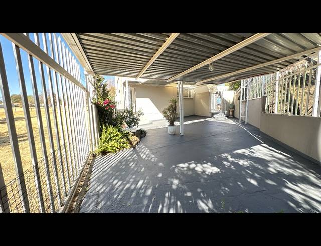 5 BEDROOM HOUSE FOR SALE IN ORMONDE